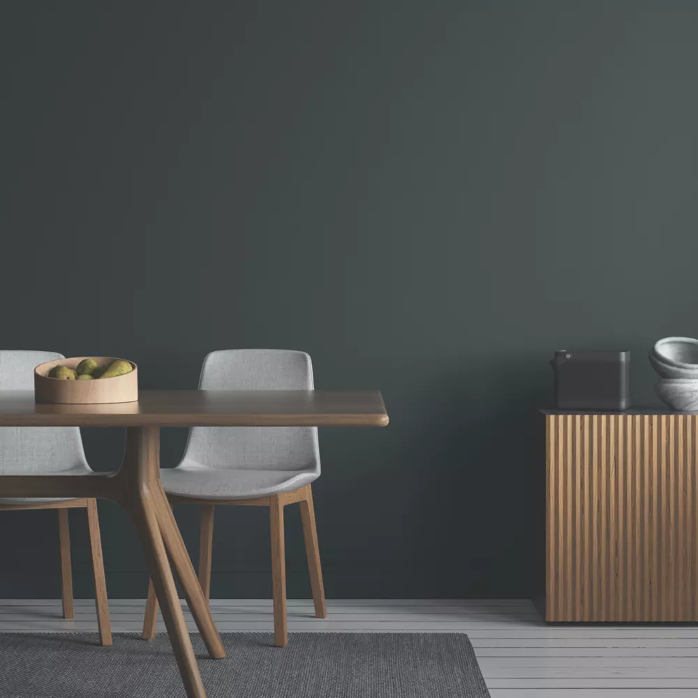 LickPro Eggshell Black 04 Emulsion Paint 2.5Ltr - Image 4