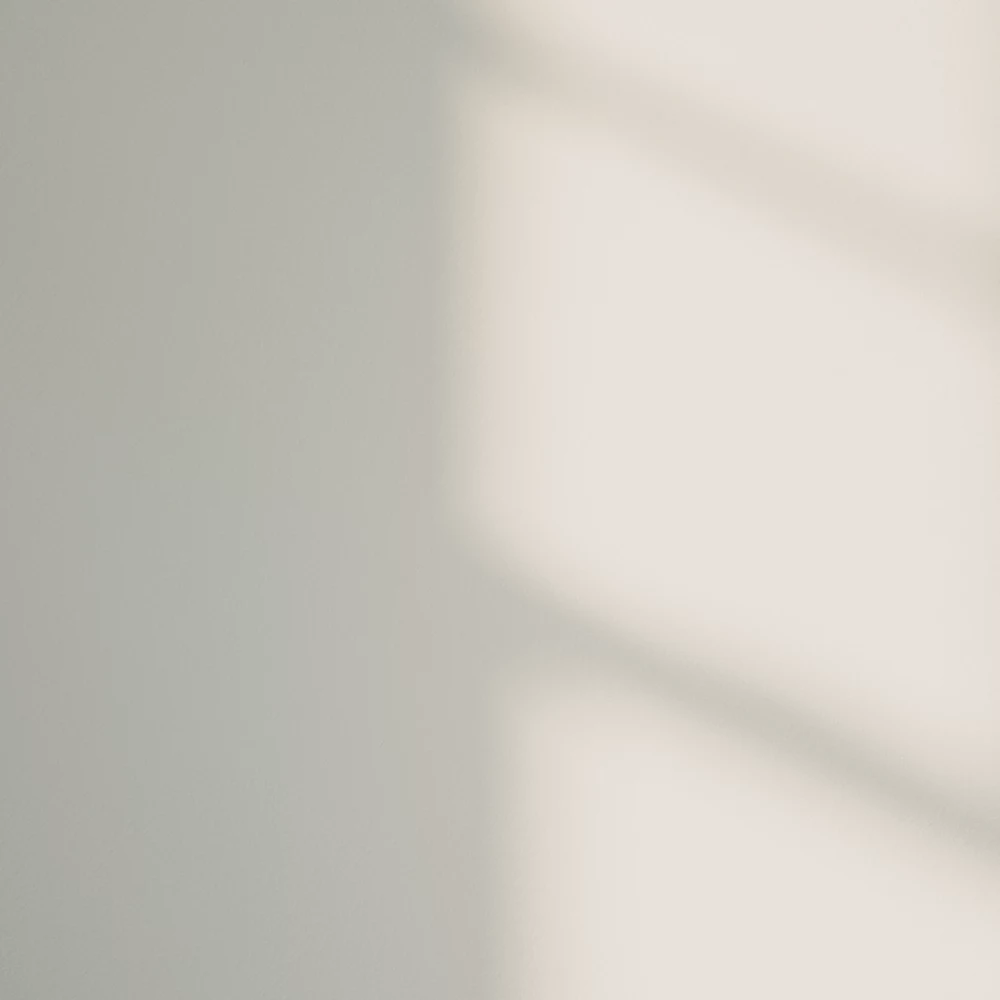 LickPro Eggshell White 01 Emulsion Paint 5Ltr - Image 3