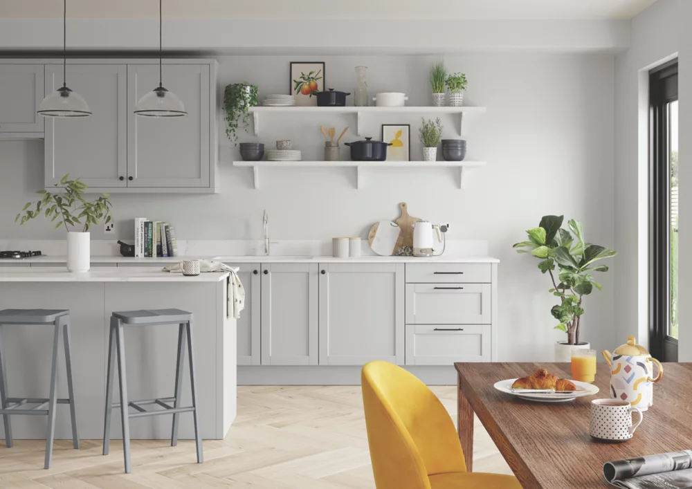 Dulux Matt Polished Pebble Emulsion Paint 2.5Ltr - Image 3